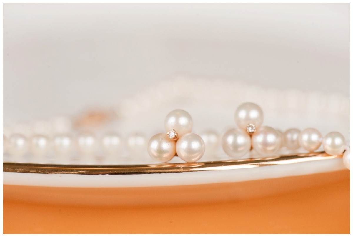 The New Southern wedding pearl earnings photo