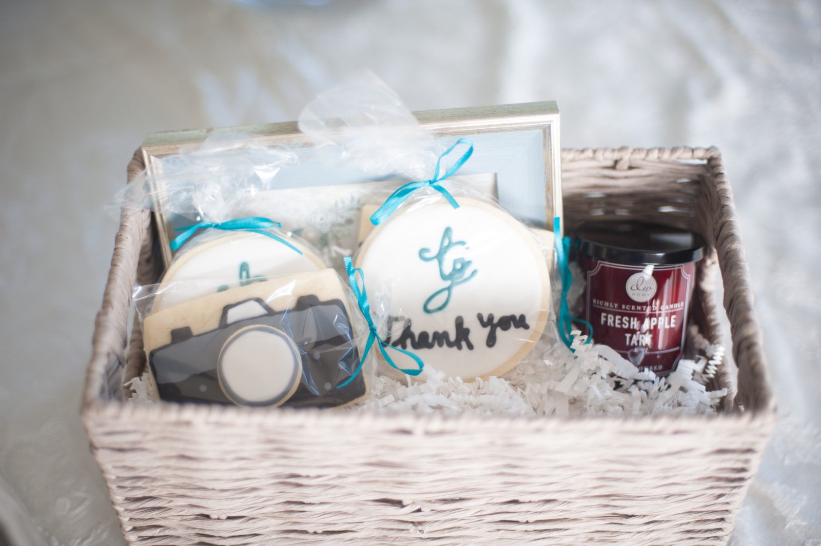 bride and groom picnic 2017 gift basket