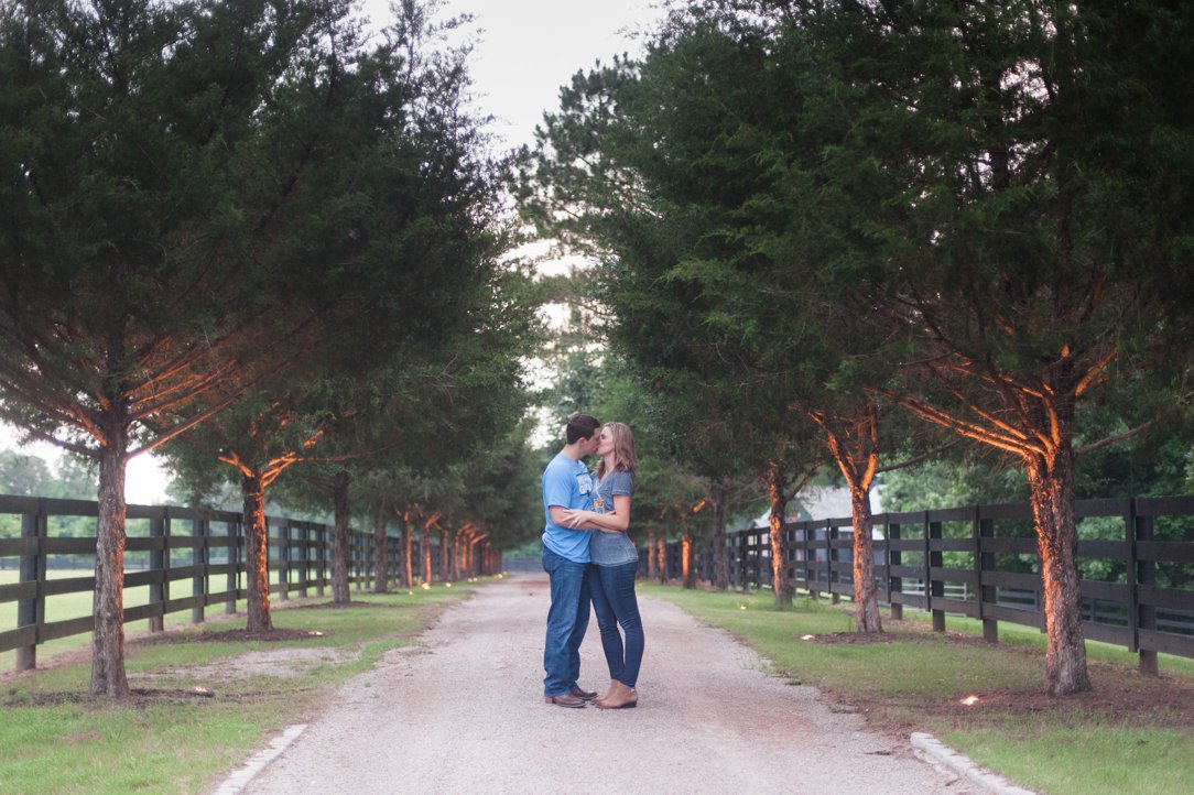 Lone Oaks Farm Engagement Session 27