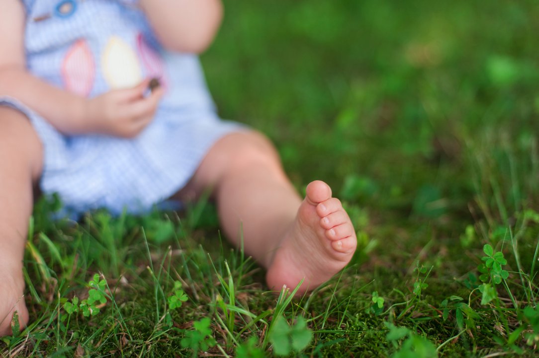 first birthday party feet