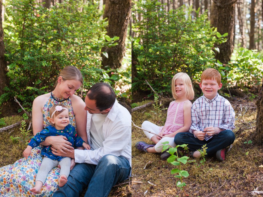 Oregon Coast Session parents with baby and cousins