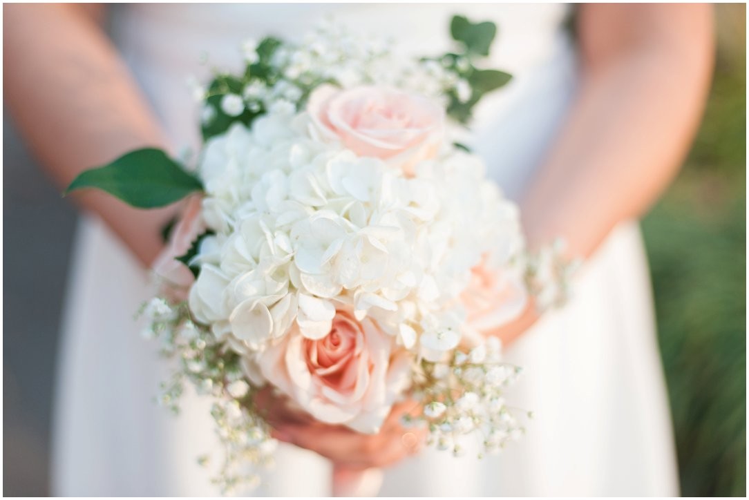 bouquet with roses and hydrangeas