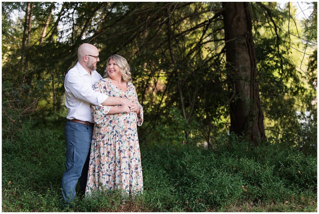 maternity session in the woods