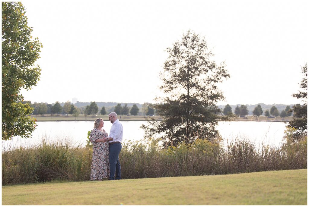 maternity session by the lake at Shelby Farms